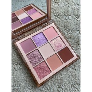 Huda Beauty Nude Light Eyeshadow Palette